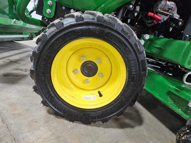 2024-john-deere-1025r-image-36