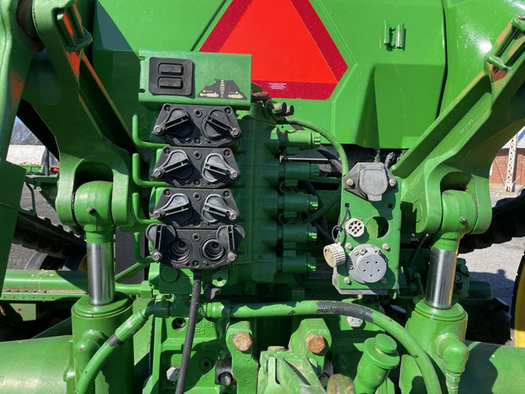 2002-john-deere-8520t-image-14