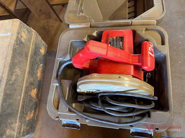 craftsman-7-1/4"-electric-circular-saw-w/-case-image-1