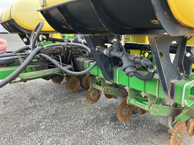 john-deere-1770-image-22