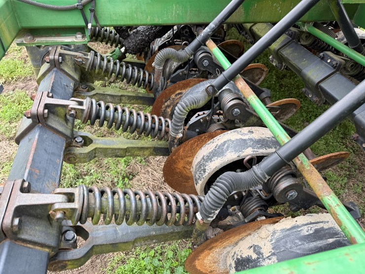 john-deere-1560-image-43