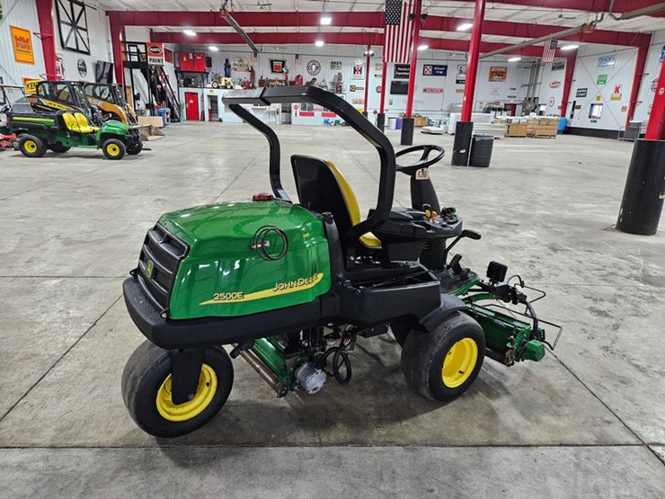 john-deere-2500e-image-5