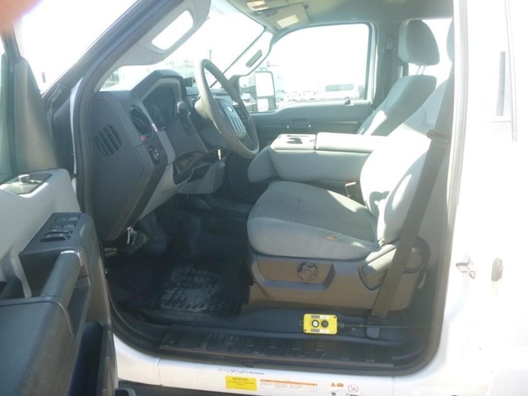 2013-ford-f550-image-14