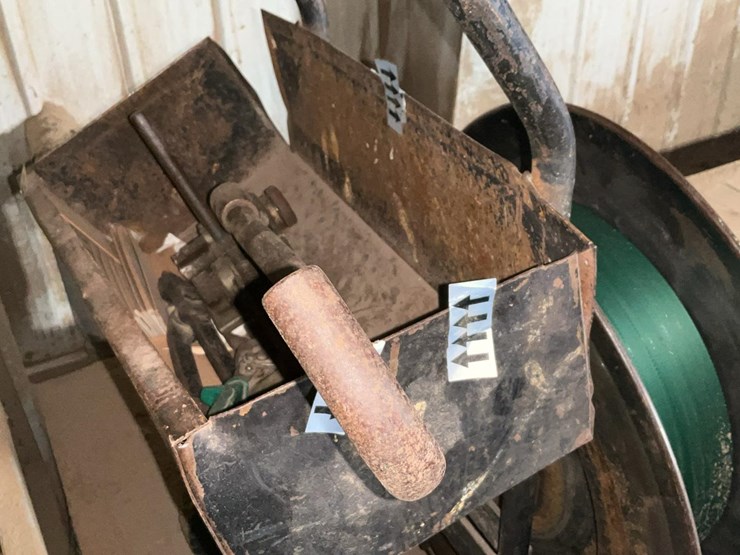 #112-•-banding-cart-and-tools-image-5