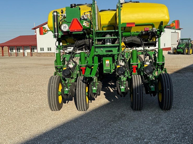 2021-john-deere-1775nt-image-6