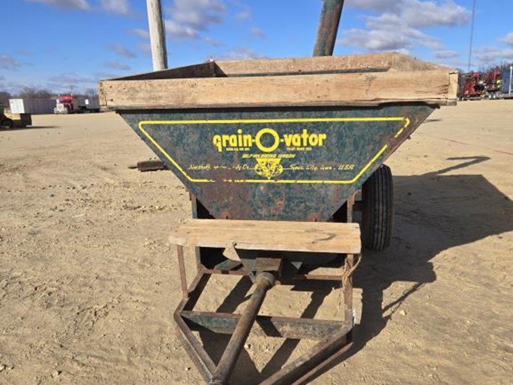 #152-•-grain-o-vator-#10-auger-wagon-image-2