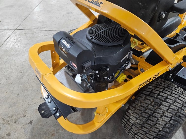 #699-•-2024-cub-cadet-ultima-zts2-zero-turn-mower-image-12