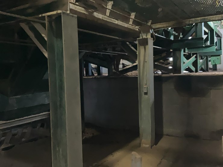 #202-•-salem-track-and-frame-image-12