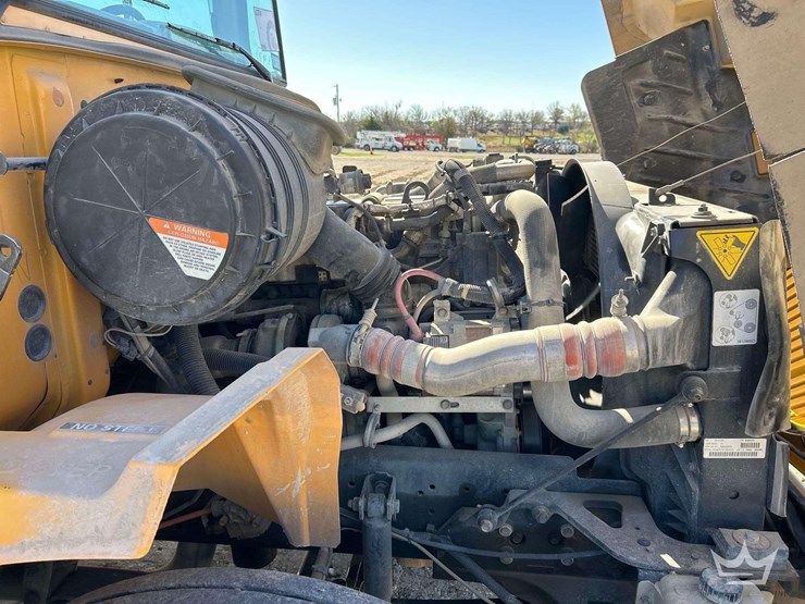 2010-chevrolet-tahoe-image-9