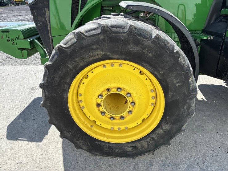 2013-john-deere-8360r-image-35