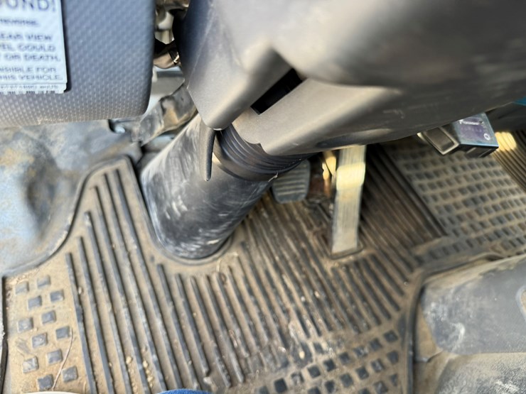 2018-isuzu-nrr-image-45