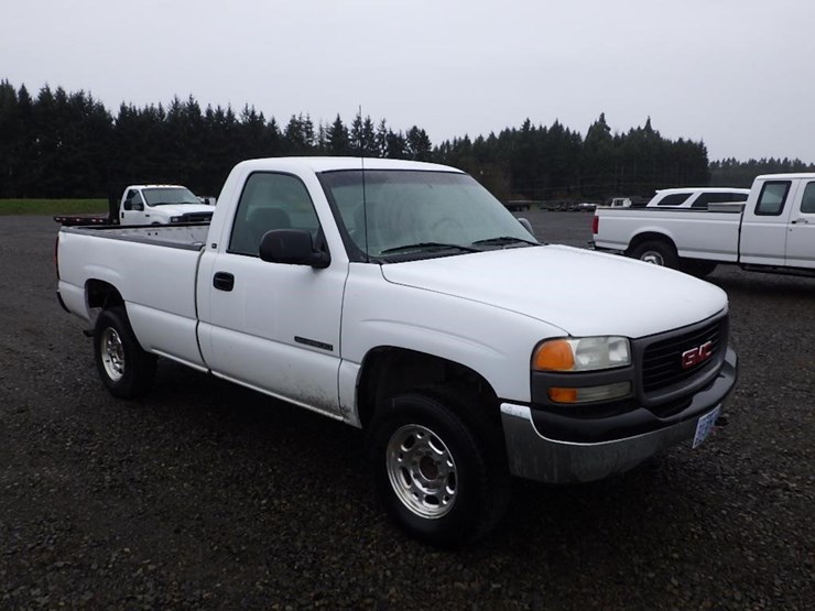 2001-gmc-2500-image-3