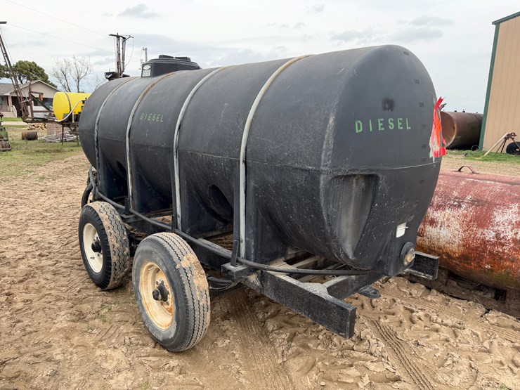 #41261-•-kbh-1000-gallon-fuel-wagon-image-4