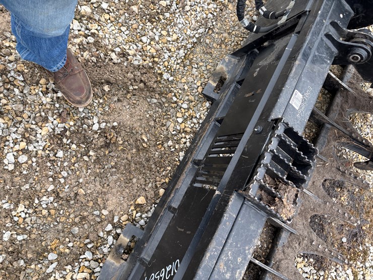 #2324-•-caterpillar-84"-skid-steer-grapple-bucket-image-18