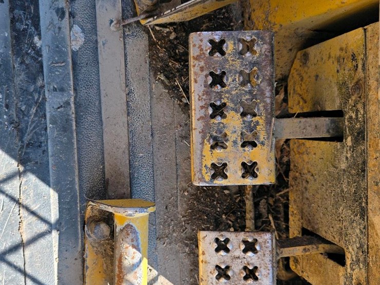 2007-caterpillar-d5g-image-16