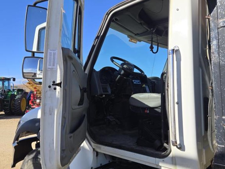 #204-•-2006-international-7500-tandem-dump-truck-image-23