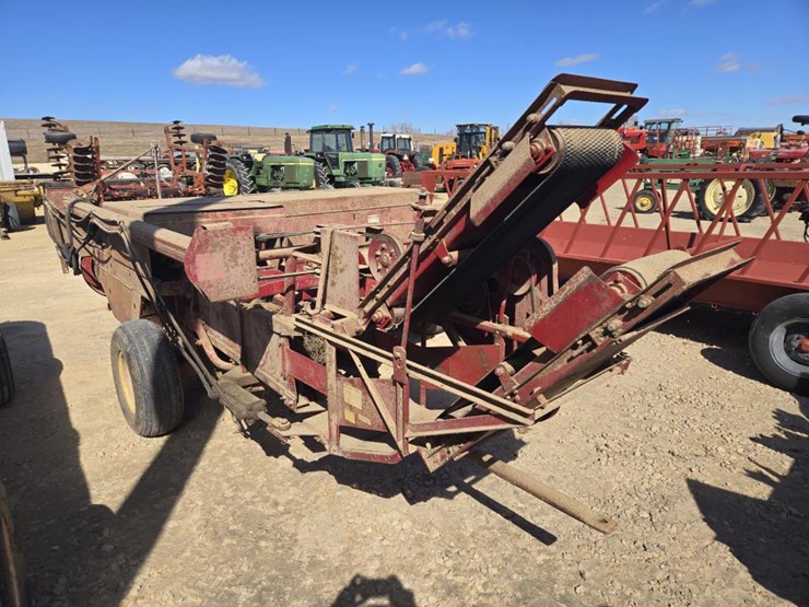 new-holland-315-image-9