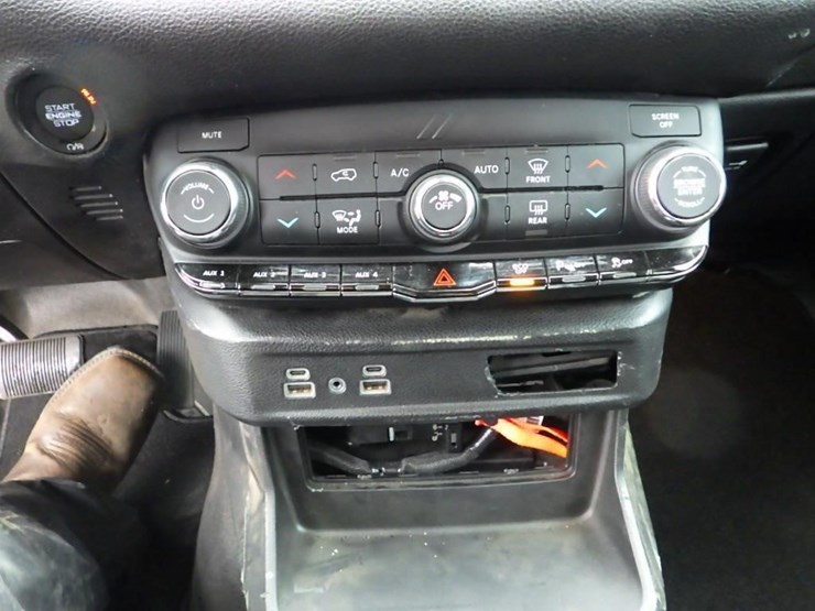 2021-dodge-durango-image-34