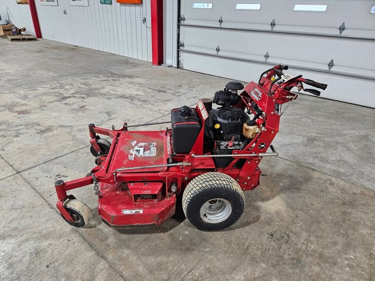 #689-•-ferris-comfort-controll-dd-walk-behind-mower-image-2