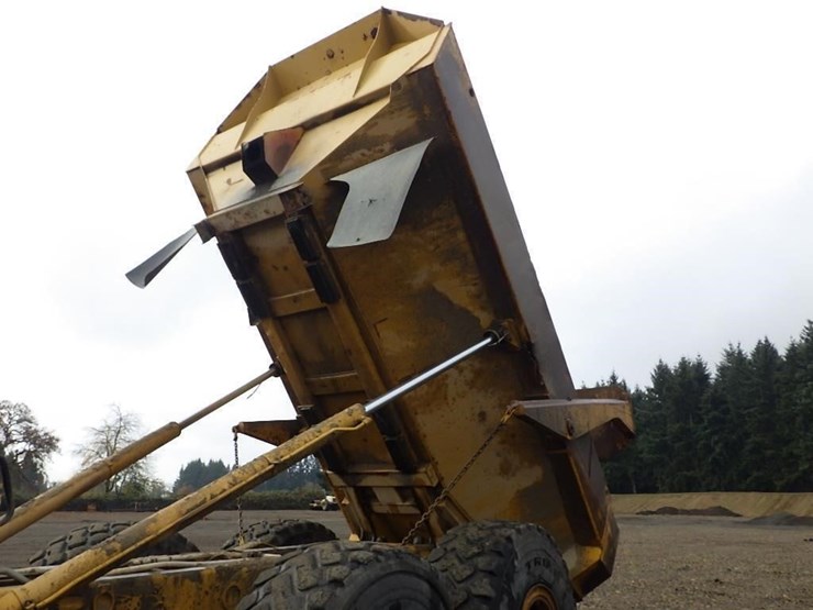 2005-caterpillar-740-image-7