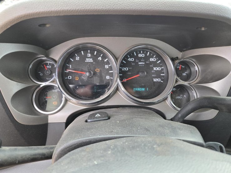 2013-chevrolet-k2500-image-14