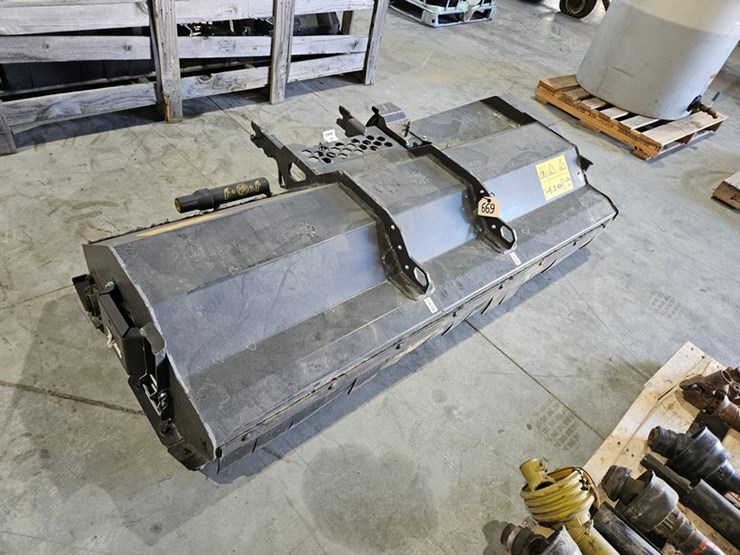 #669-•-bobcat-72"-front-mount-flail-mower-image-6
