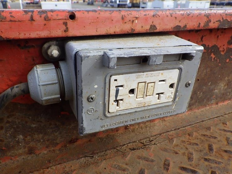 1997-skyjack-sj-3220-scissor-lift-image-14