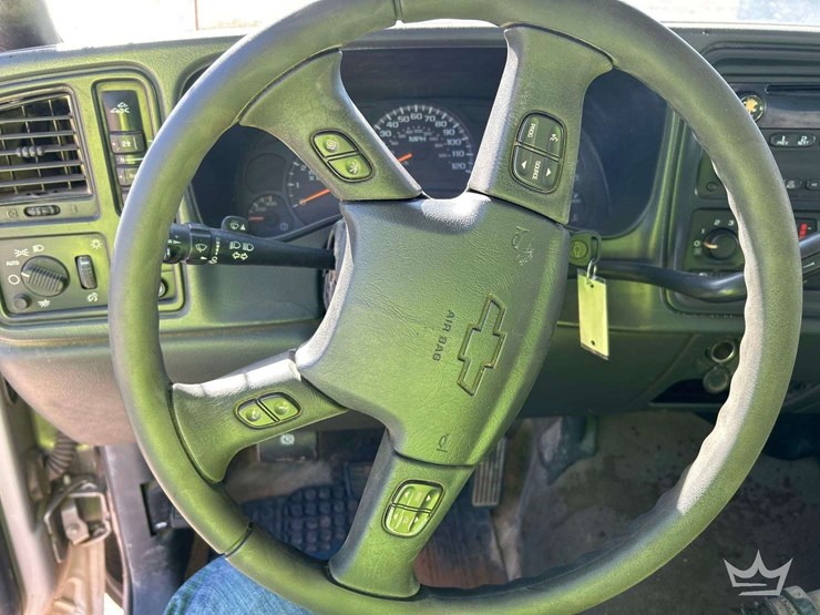 2005-chevrolet-3500-image-15