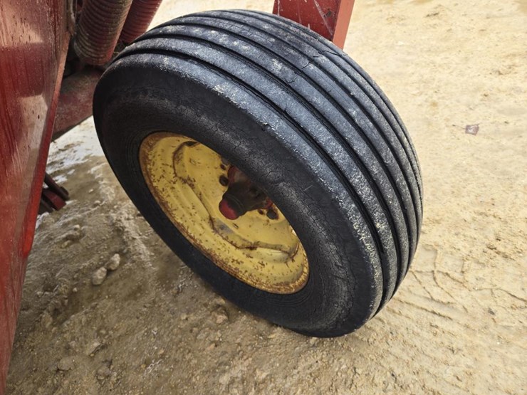 new-holland-488-image-11