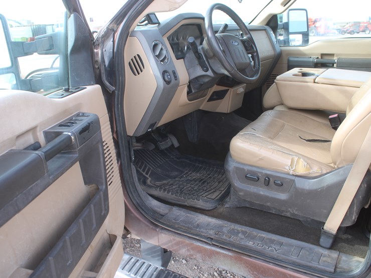 2011-ford-f250-lariat-image-26