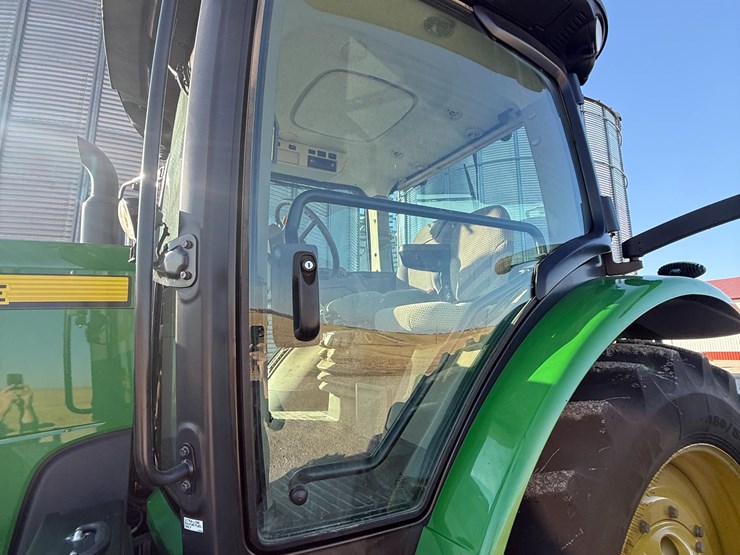 2016-john-deere-8370r-image-18