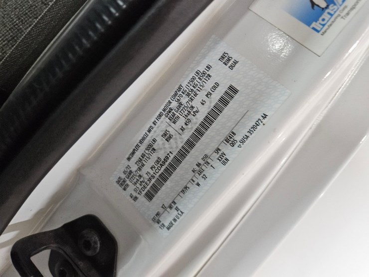 2012-ford-e350-image-43