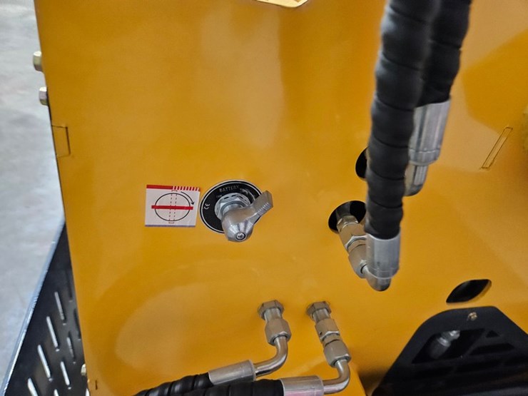 #690-•-2026-zjg-zj380-mini-skid-steer-image-16