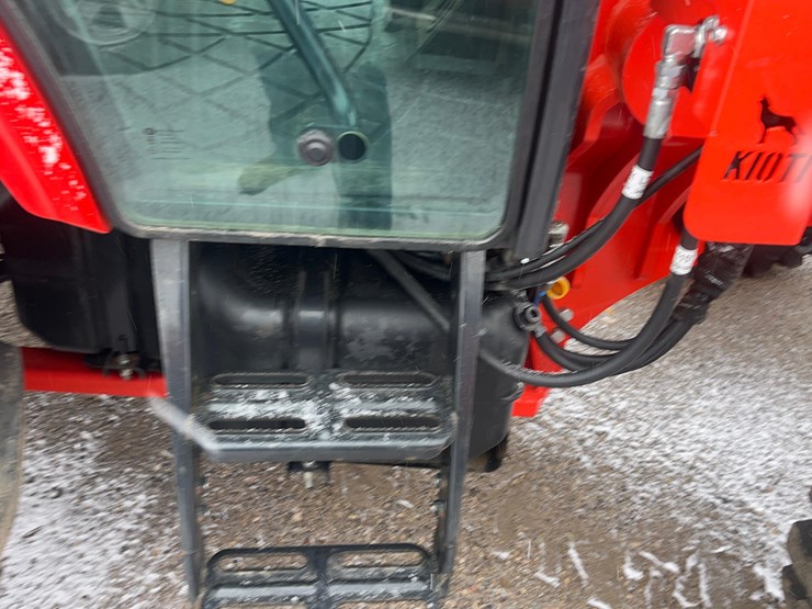 kioti-rx8320-power-shuttle-tractor-with-loader-image-16