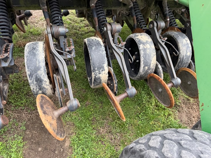 john-deere-1560-image-39