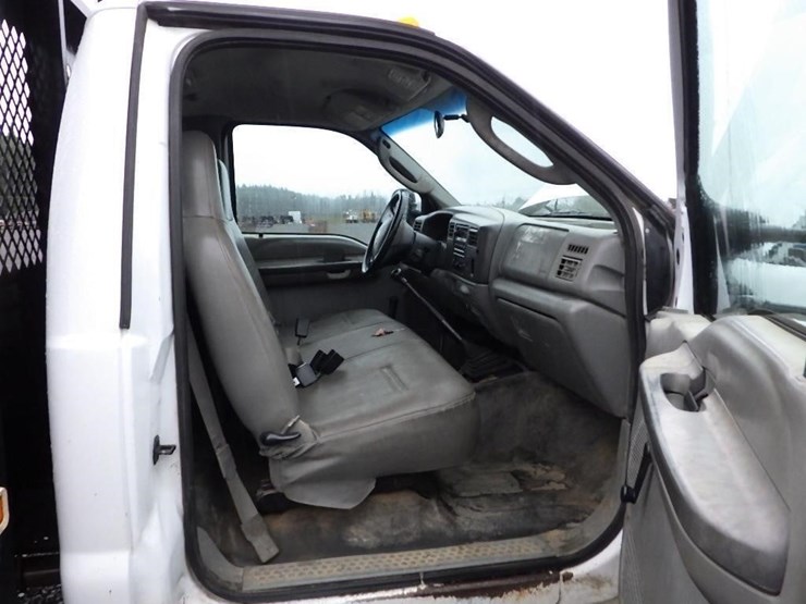 2004-ford-f450-image-18