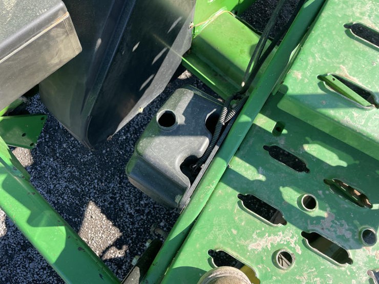 2002-john-deere-8520t-image-29