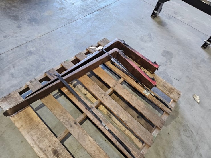 #667-•-42"-pallet-forks-image-4