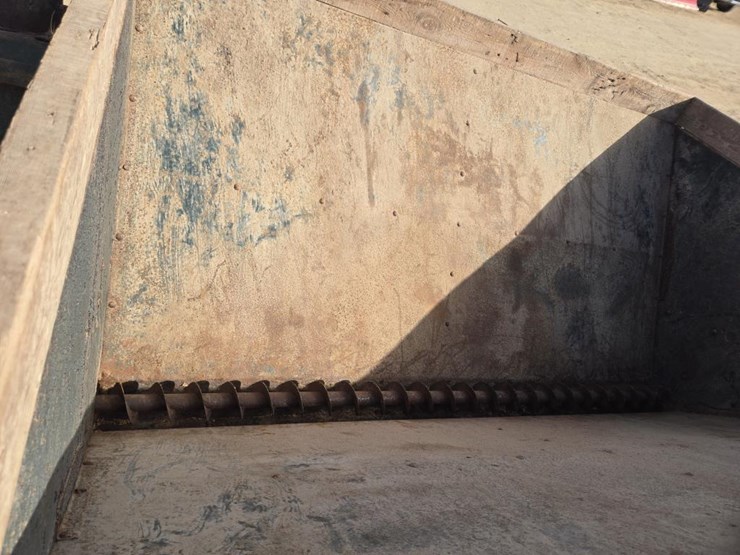 #152-•-grain-o-vator-#10-auger-wagon-image-5