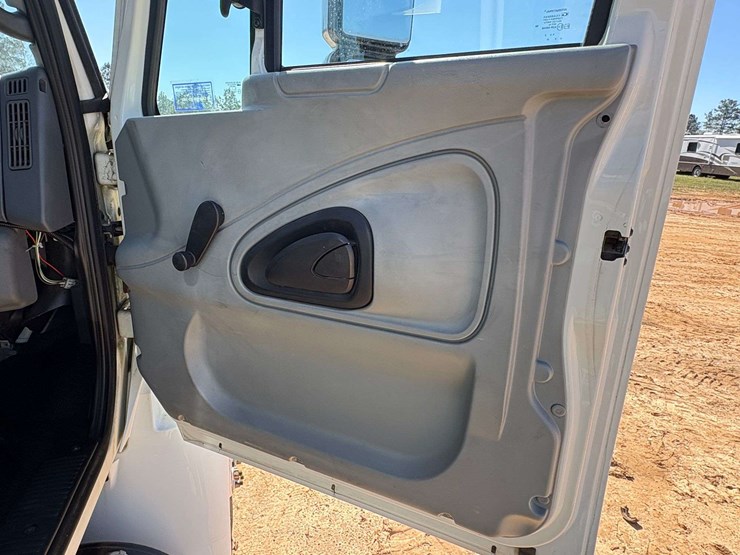 2007-international-durastar-4300-image-18