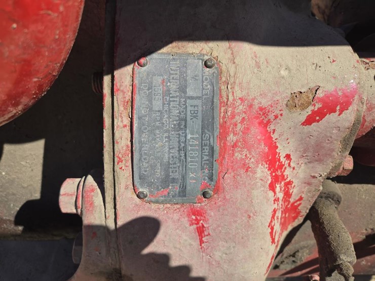 #223-•-farmall-m-tractor-image-11