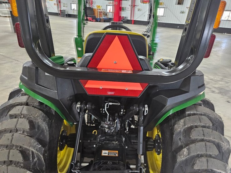 2025-john-deere-3032e-image-25