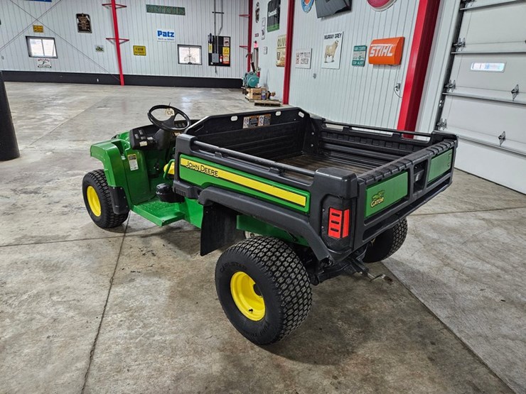 john-deere-turf-gator-image-3