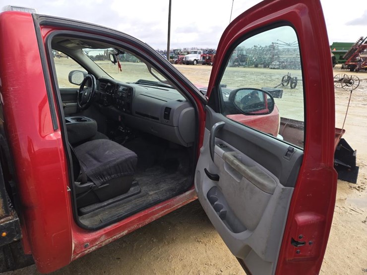 2013-chevrolet-k2500-image-29