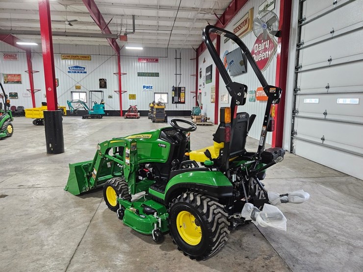 2024-john-deere-1025r-image-3