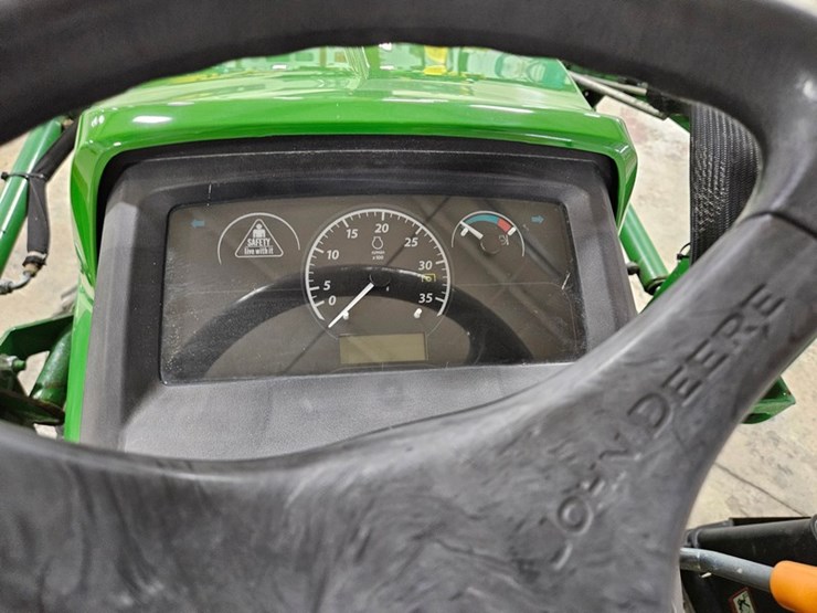 2018-john-deere-1025r-image-31