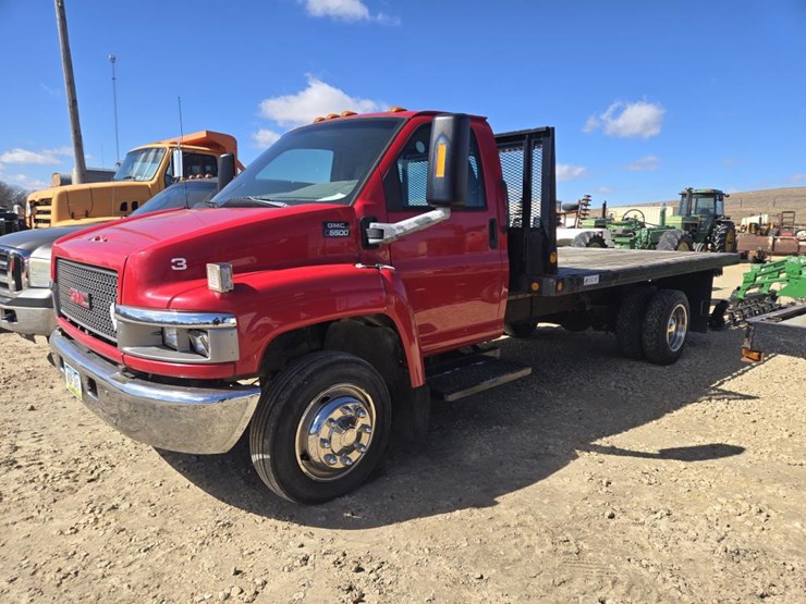 2003-gmc-topkick-image-30