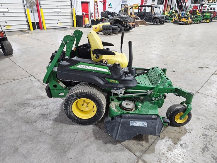 2015-john-deere-z930m-efi-image-6