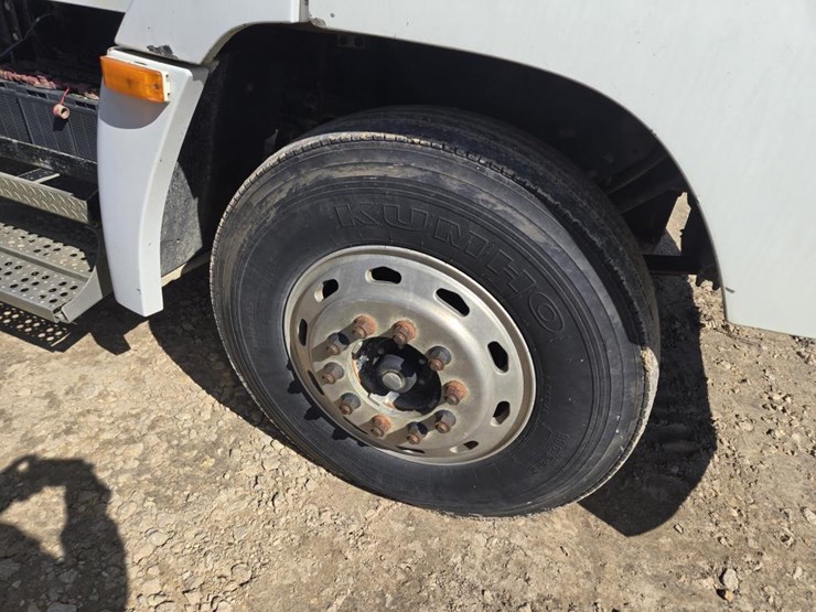 #212-•-1994-freightliner-semi-tractor-image-4