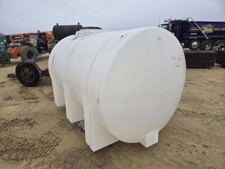 #26-•-1500-gallon-poly-round-tank-image-2